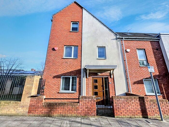 4 Bedroom Town House To Rent In Bolingbroke Street, South Shields, NE33