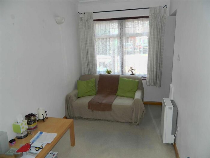 Studio To Rent In Blenheim Road, Harrow, Middlesex HA2