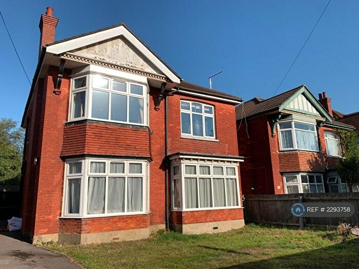 6 Bedroom Detached House To Rent In Heron Court Road, Bournemouth, BH9