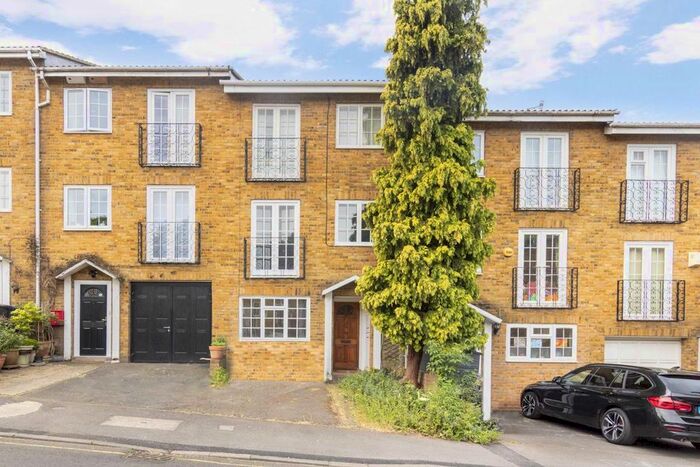 5 Bedroom Property To Rent In Boyd Close, Kingston Upon Thames, KT2