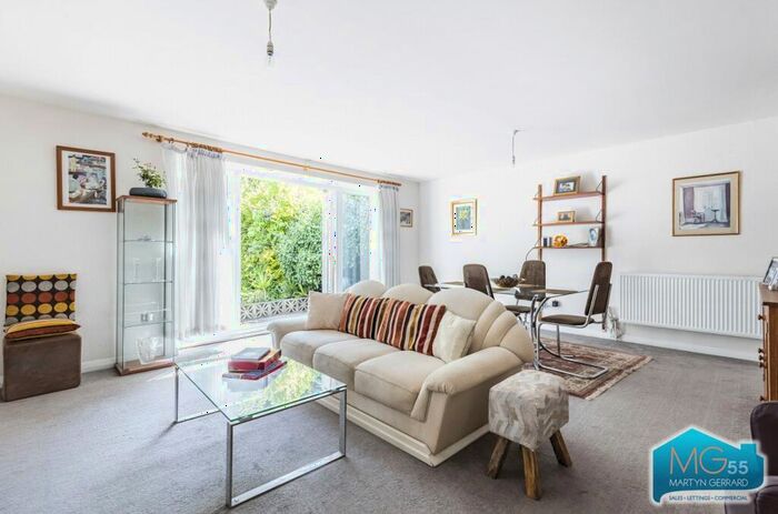 3 Bedroom Semi-Detached House To Rent In Holdenhurst Avenue, North Finchley, London, N12