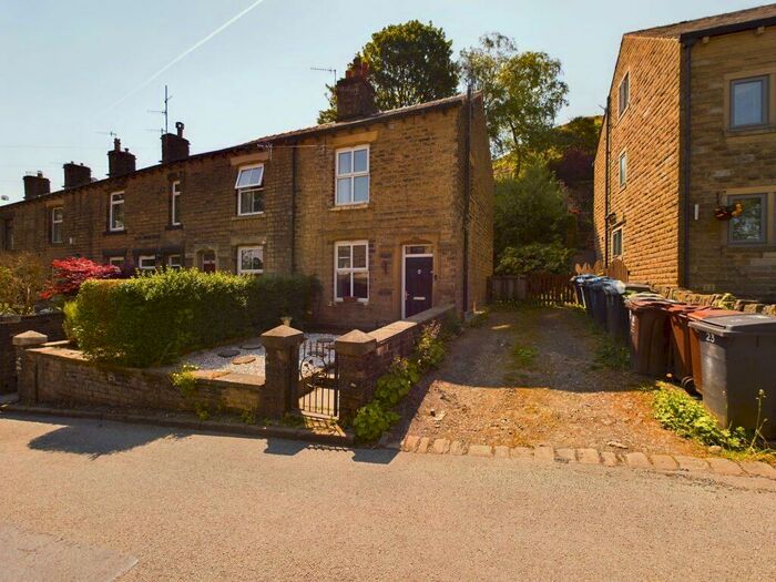 2 Bedroom End Of Terrace House To Rent In Grains Road Delph, OL3