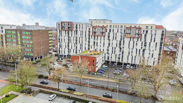 1 Bedroom Flat For Sale In Victoria Avenue, Southend-On-Sea, SS2