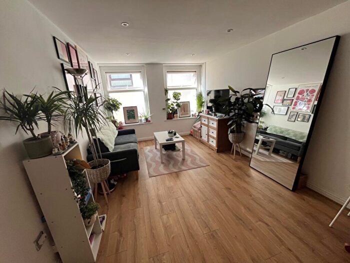 1 Bedroom Apartment For Sale In Bute Street, Cardiff, CF10