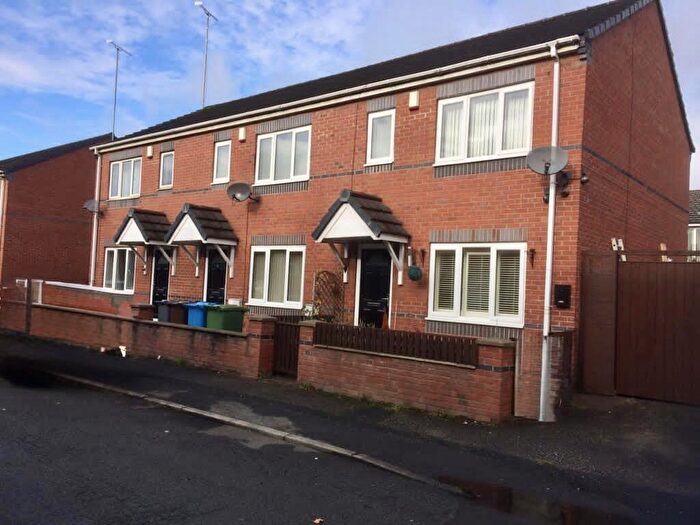 2 Bedroom End Of Terrace House To Rent In Ceylon St, Manchester, M40