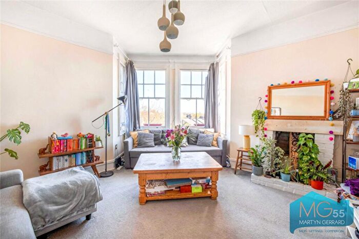 3 Bedroom Apartment To Rent In Brambledown Mansions, Crouch Hill, Crouch End, N4