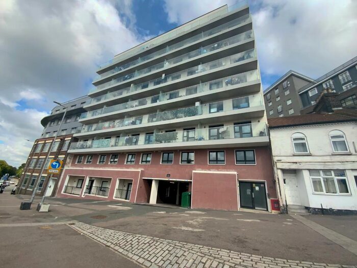 1 Bedroom Apartment To Rent In Midland Apartments, Midland Road, Luton, LU2