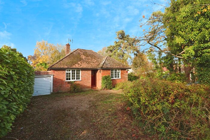 4 Bedroom Bungalow For Sale In Raffin Close, Datchworth, SG3