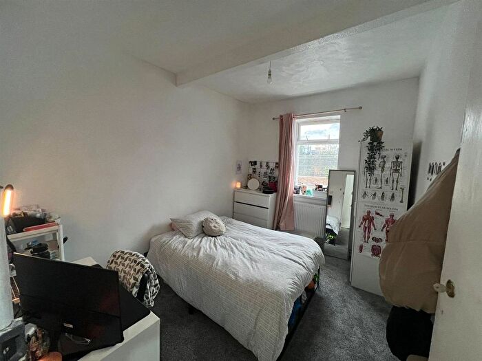 1 Bedroom Semi Detached House To Rent In , Pontypridd, CF37