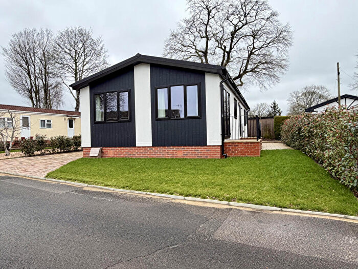 2 Bedroom Park Home For Sale In Hailsham, East Sussex, BN27