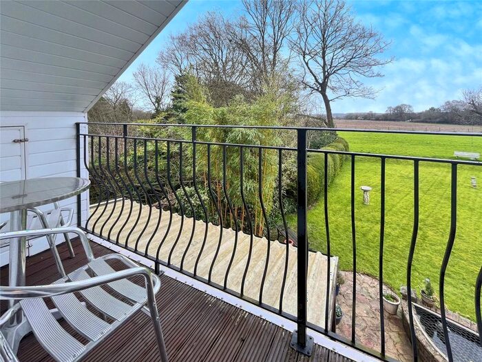 4 Bedroom Bungalow For Sale In Greenview Crescent, Hildenborough, Tonbridge, Kent, TN11