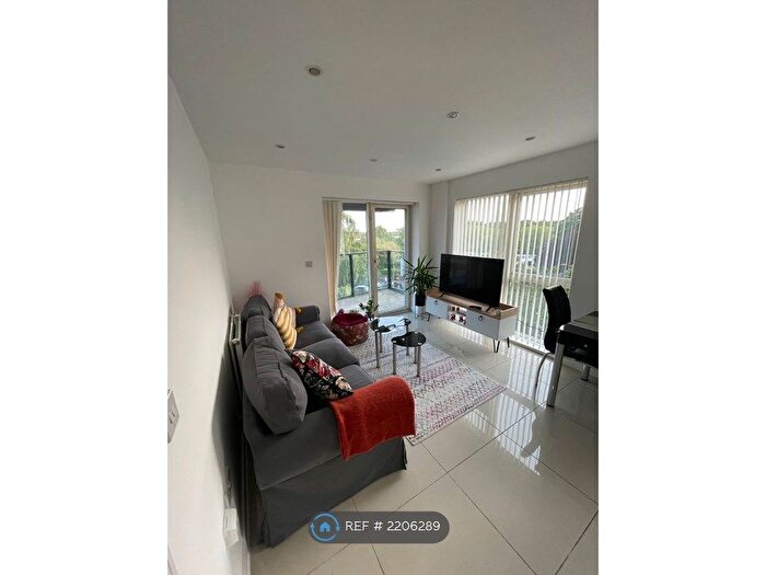 2 Bedroom Flat To Rent In London, London, NW9