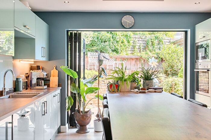 3 Bedroom Maisonette For Sale In Montgomery Road, Chiswick, London, W4