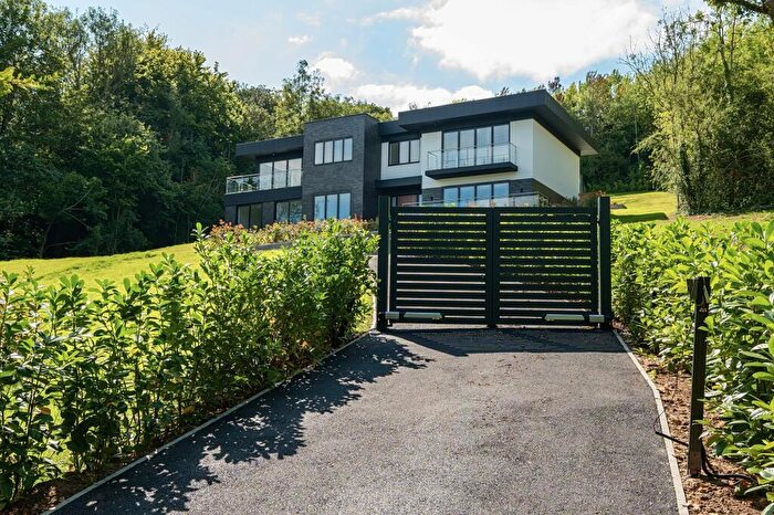 4 Bedroom Detached House For Sale In Butlers Dene Road, Woldingham, CR3