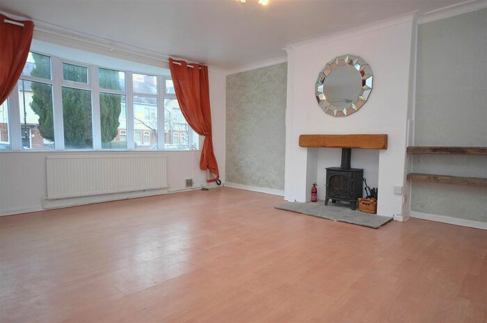 4 Bedroom End Of Terrace House To Rent In Carter Avenue, York, YO31