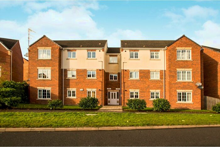 2 Bedroom Flat To Rent In Kings Walk, Berry Hill Park, Mansfield, NG18