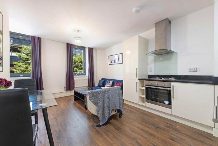 2 Bedroom Flat To Rent In Little Somerset Street, Aldgate, E1