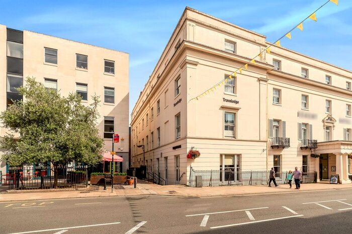 2 Bedroom Flat To Rent In Parade, Leamington Spa, CV32