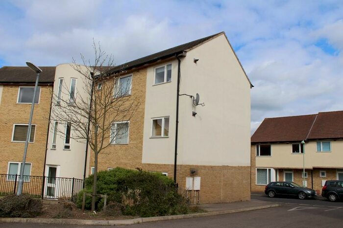 2 Bedroom Ground Flat To Rent In Skeaping Close, Newmarket, CB8