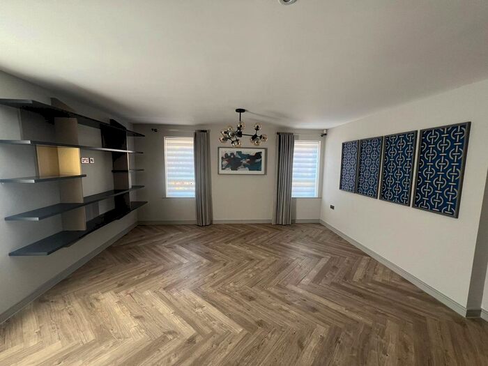 2 Bedroom Flat To Rent In Goods Station Road, Tunbridge Wells, TN1