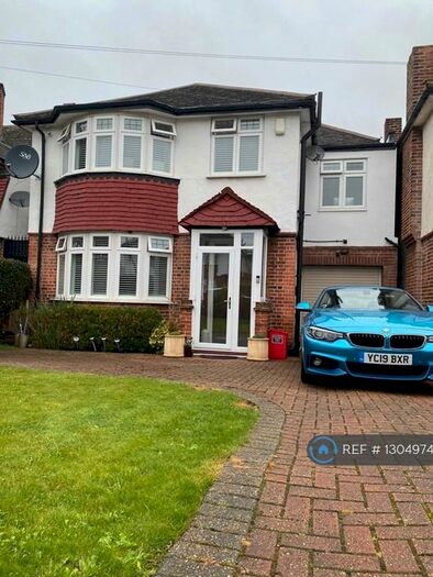 5 Bedroom Detached House To Rent In Upwood Road, London, SE12
