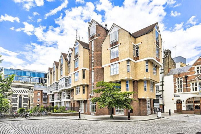 1 Bedroom Flat To Rent In - Bartholomew Close, London, EC1A