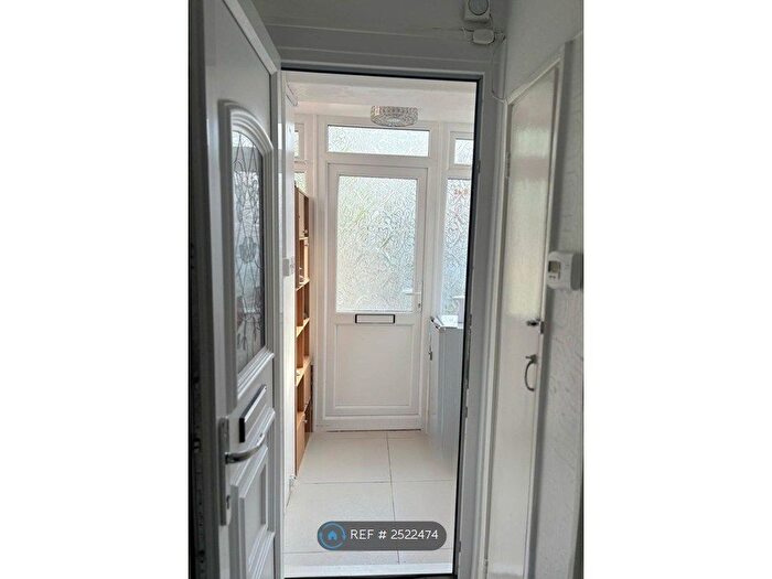 2 Bedroom End Of Terrace House To Rent In Kentlea, London, SE28