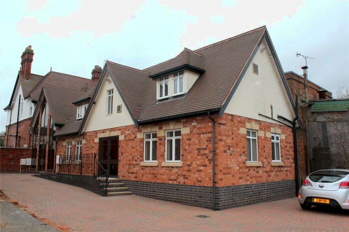 3 Bedroom Semi-Detached House To Rent In Alcester Road, Studley, Warwickshire, B80