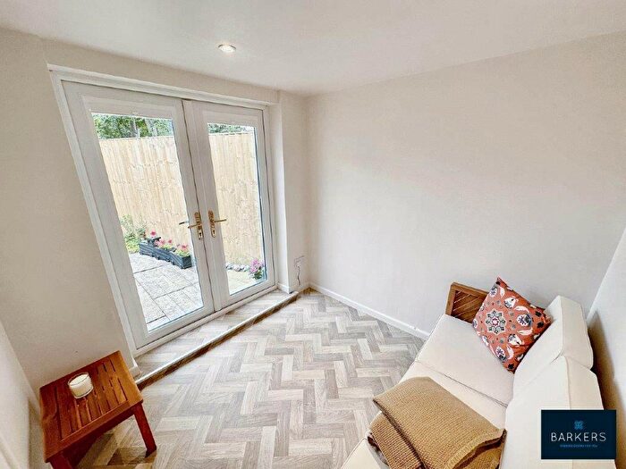 4 Bedroom Detached House For Sale In Oxford Road, Gomersal, BD19