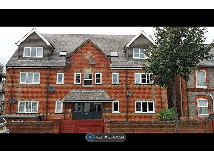 1 Bedroom Flat To Rent In Addington House, Reading, RG1