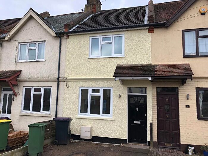 2 Bedroom Terraced House To Rent In Southend Road, Hockley, Essex, SS5