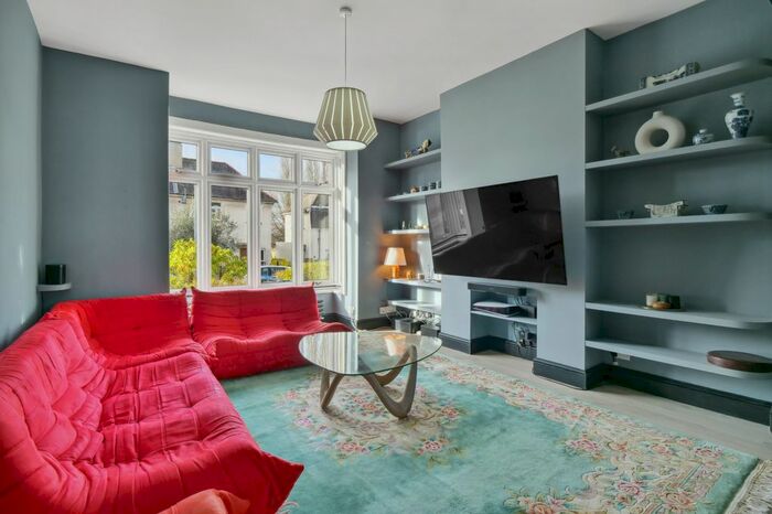 3 Bedroom Terraced House For Sale In Kinveachy Gardens, Charlton, SE7