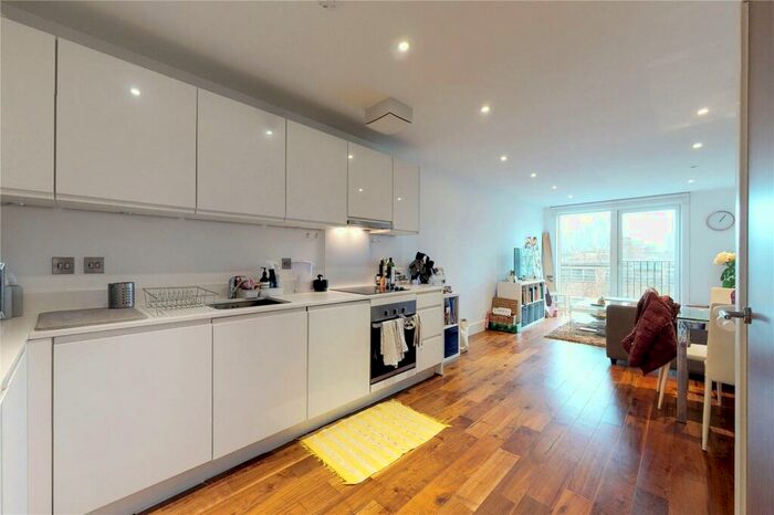 1 Bedroom Flat To Rent In Grand Canal Apartments, London, N1