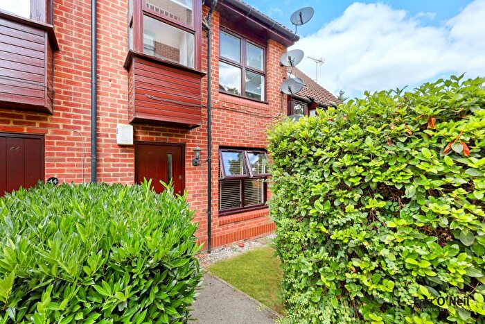 1 Bedroom Maisonette For Sale In Chaplemount Road, Woodford Green, IG8