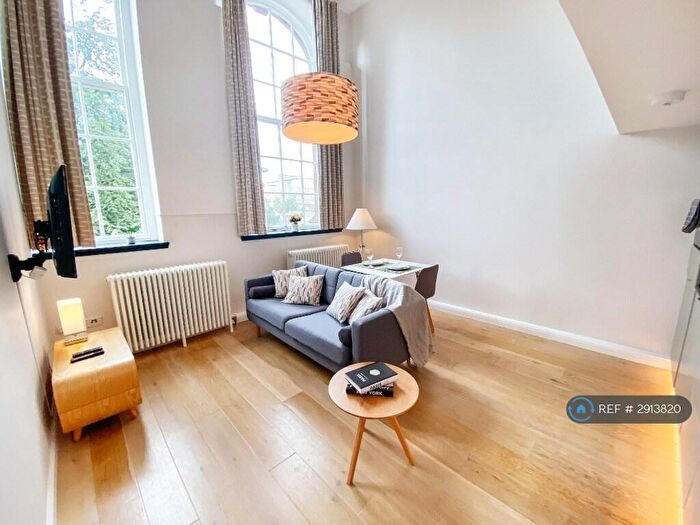 Studio To Rent In Mcdonald Road, Edinburgh, EH7