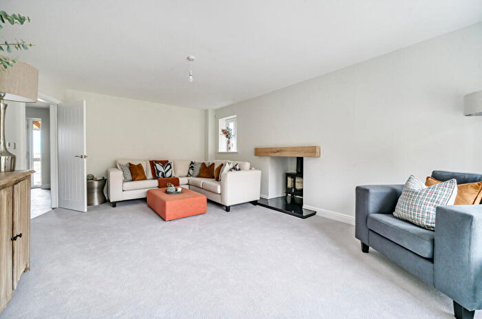 4 Bedroom Detached House For Sale In Hackney Way, Mortimer Common, Reading, Berkshire, RG7