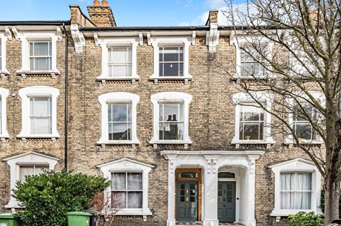 2 Bedroom Flat For Sale In Quentin Road, Lewisham, London, SE13
