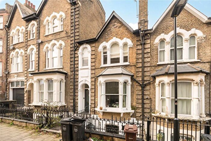 3 Bedroom Flat For Sale In Clapton Passage, London, E5