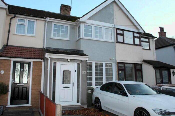 3 Bedroom Terraced House To Rent In Elm Park Avenue, Elm Park, Essex, RM12