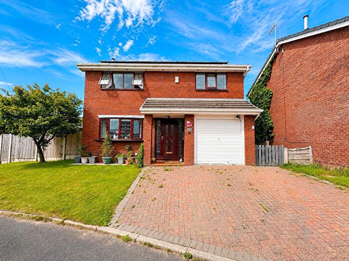4 Bedroom Detached House For Sale In Sanderling Close, Westhoughton, BL5
