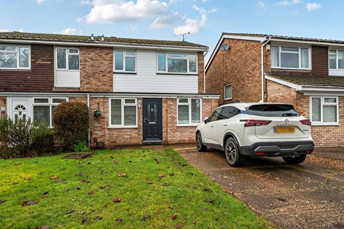 4 Bedroom Semi Detached House For Sale In Ribstone Road, Maidenhead, SL6