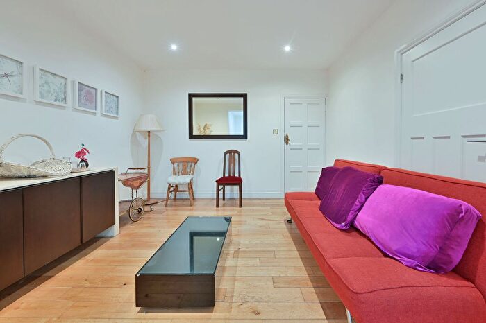 1 Bedroom Flat To Rent In Parkside Drive, , Watford, WD17