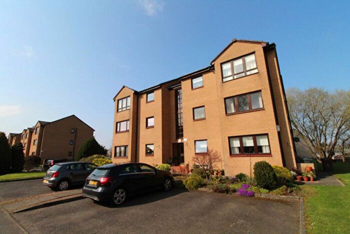 2 Bedroom Flat To Rent In Spiers Grove, Thornliebank, G46