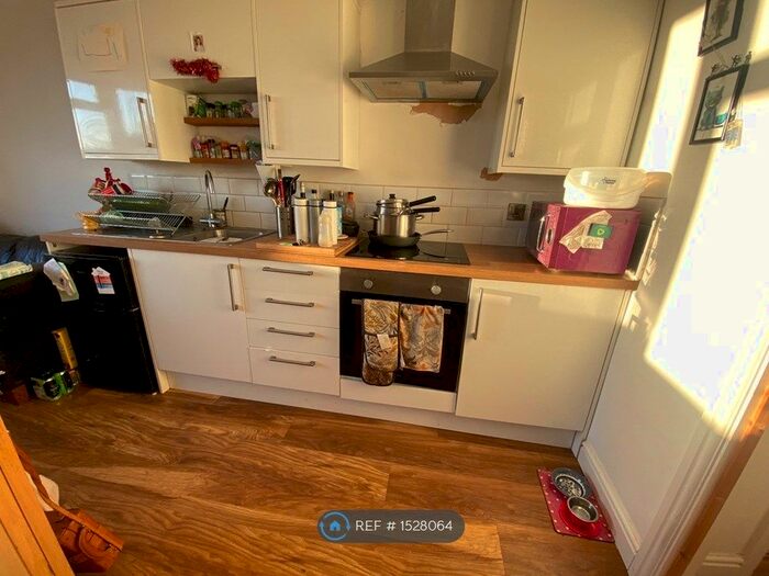 2 Bedroom Flat To Rent In Ground Floor, Exeter, EX4