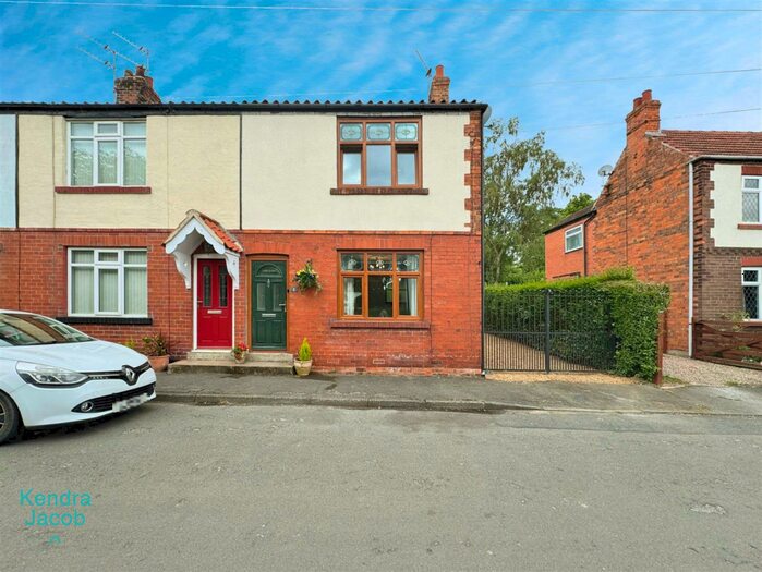 2 Bedroom End Of Terrace House For Sale In Middle Street, Misson, Doncaster, DN10