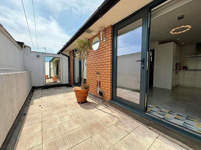 3 Bedroom Maisonette To Rent In City Centre, Challoner Court, BS1