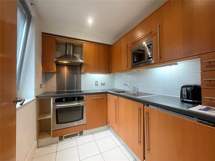 1 Bedroom Apartment To Rent In Park Street, Croydon, Surrey, CR0