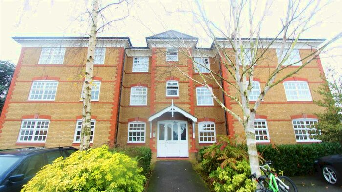 1 Bedroom Flat To Rent In Aspen House, Winchmore Hill N21