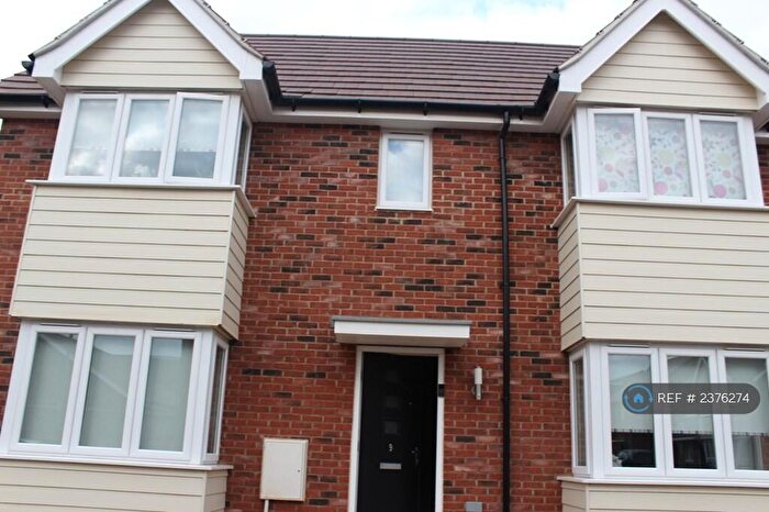 3 Bedroom Detached House To Rent In Cotswold Way, Whitehouse, Milton Keynes, MK8