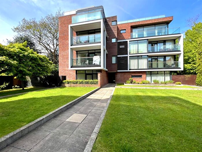 2 Bedroom Apartment To Rent In Woods End, Barlow Moor Road, Didsbury, M20